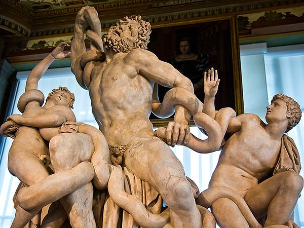 3. На что вы обратили внимание в первую очередь?