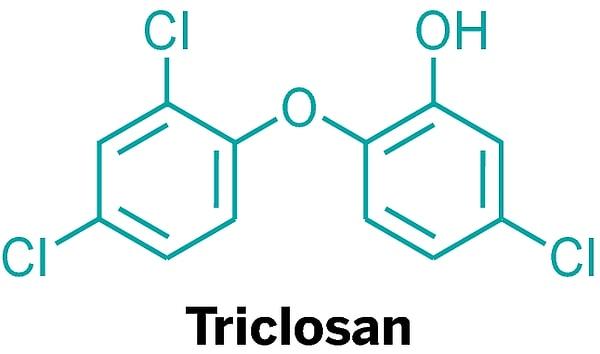 Dikkat etmeniz gereken bir başka madde ise triklozan. Triklozanın enzim üretimini aksattığı; dolayısıyla üremeyi etkileyen hormon seviyelerini etkilediği ortaya çıkmış.