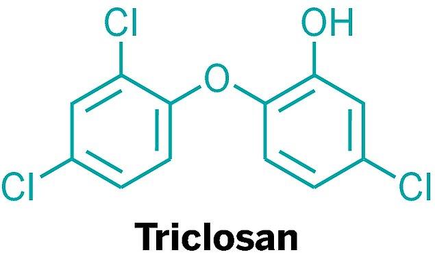 Dikkat etmeniz gereken bir başka madde ise triklozan. Triklozanın enzim üretimini aksattığı; dolayısıyla üremeyi etkileyen hormon seviyelerini etkilediği ortaya çıkmış.