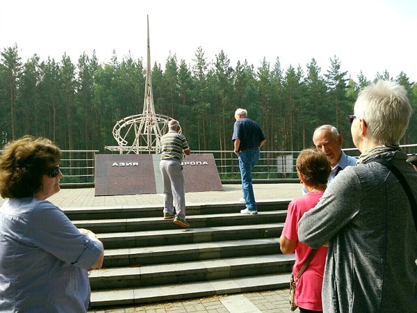 6. Побывать в двух местах сразу