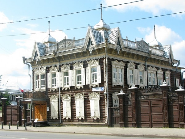 7. Полюбоваться на деревянную архитектуру в Иркутске