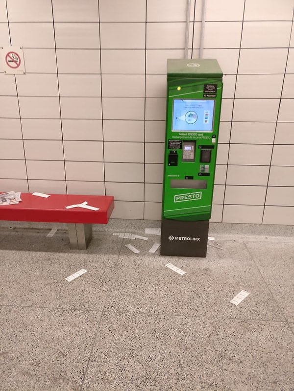 7. Тех, кто просит напечатать чек, а потом выкидывает его