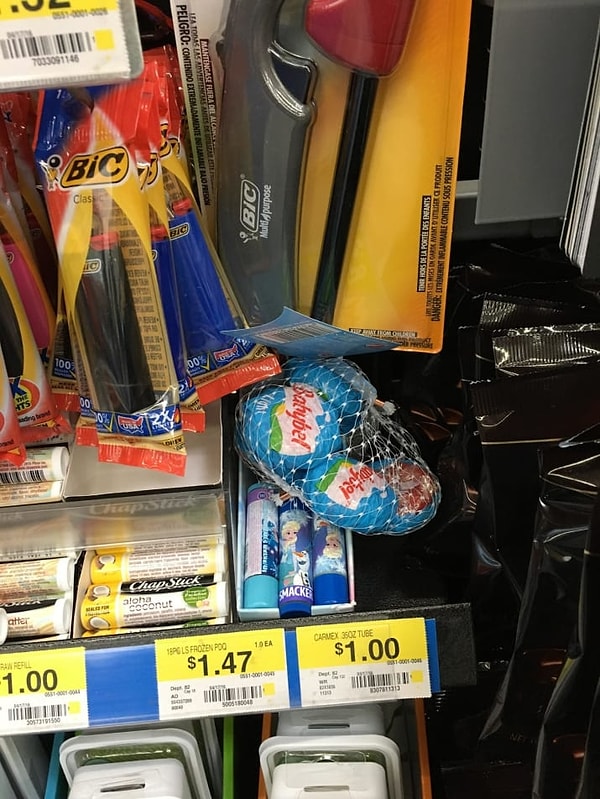 10. Тех, кто передумывая покупать что-то в супермаркете, бросает товар где попало