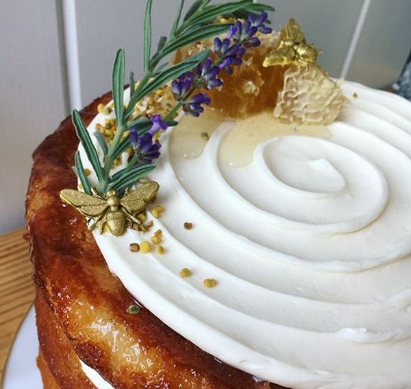 Сотрудники кулинарии не подозревали, что они делали торт для Бейонсе, пока не провели небольшое расследование и не выяснили, что заказ сделан командой исполнительницы сингла "Lemonade".