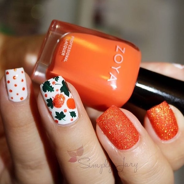 Яркий маникюр с фантазийной росписью на тему осени!