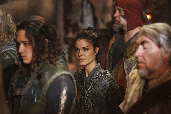 Посмотрите сериал "Сотня"!