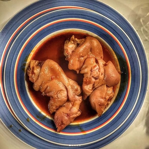 7. Свиные ножки в соусе