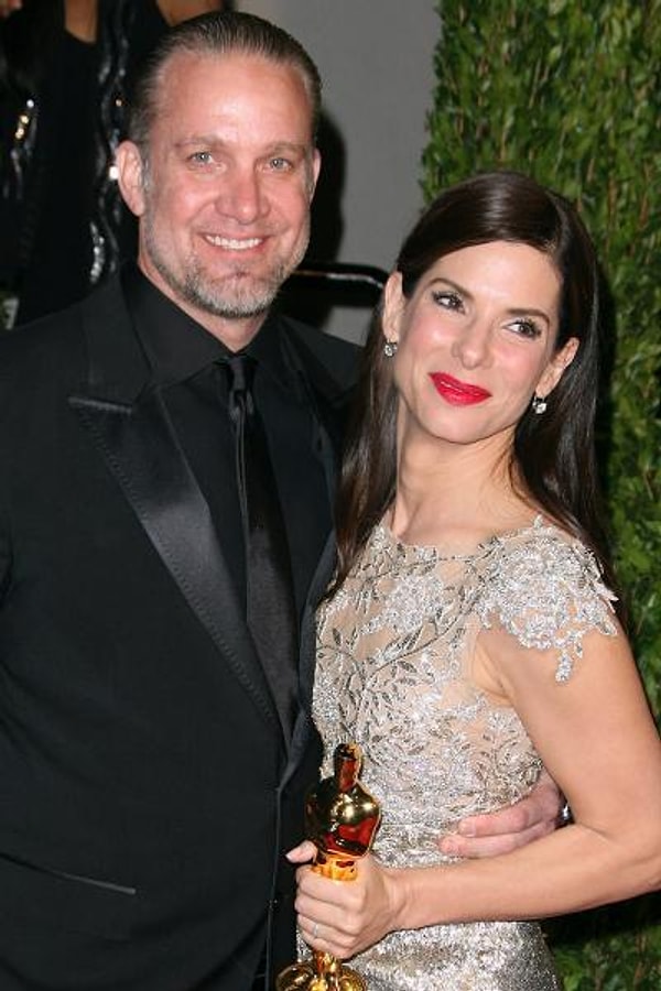 10. Сандра Буллок и Джесси Джеймс