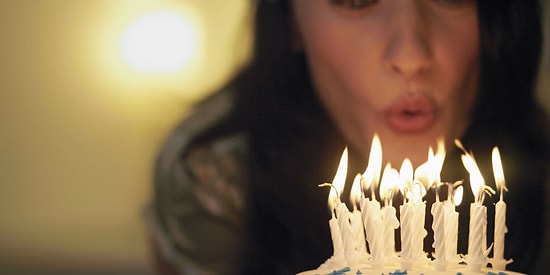 Исследования показывают, что задувание свечей увеличивает количество бактерий на торте на 1400 процентов!