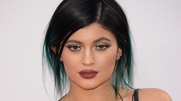 7. Кайли Дженнер и косметика "Kylie Cosmetics"