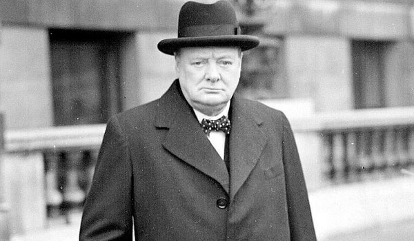 7. Во время голода в Бенгалии в 1943 году Канада, США и Австралия предложили экспортировать пшеницу в Индию, но Уинстон Черчилль сказал, что в Индии достаточно запасов продовольствия, и переправил эти припасы в район Средиземного моря для Тунисской кампании. От голода тогда погибло 3 млн. индийских граждан.