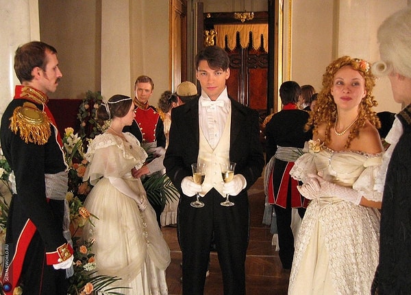 6. Какой исторический сериал тут?