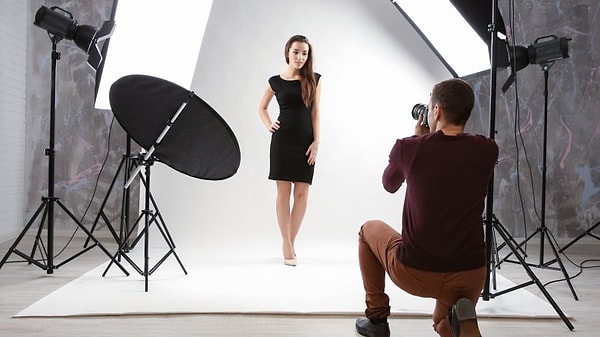 8. Часто слишком худые модели полагаются на Photoshop