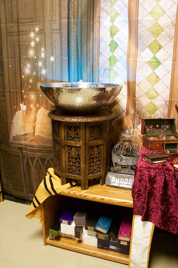 4. По словам Кайла, когда дети вошли в класс и увидели его работу, они были потрясены.