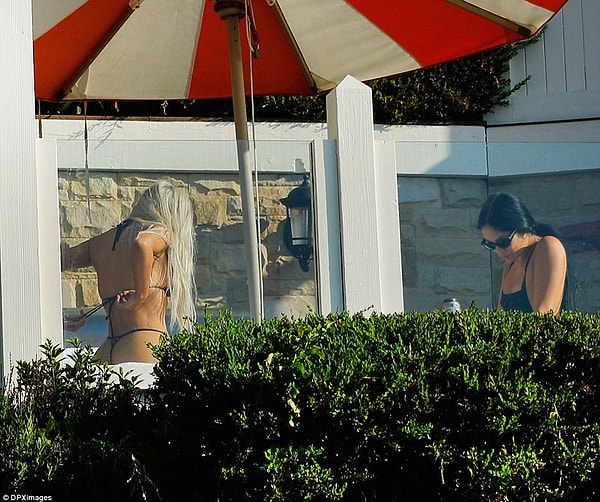 10. Звезда планирует позировать обнаженной так долго, как сможет.