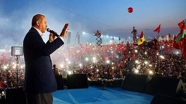 16 Nisan referandumu öncesi Dışişleri Bakanı Mevlüt Çavuşoğlu'nun Almanya'da referandum etkinliği kapsamında konuşma yapmasına izin verilmedi.  Erdoğan, Türk bakan ve siyasetçilerin etkinliklerinin iptal edilmesini "Nazi uygulamasına” benzetti. Erdoğan'ın sözleri Almanya'da tepki topladı.