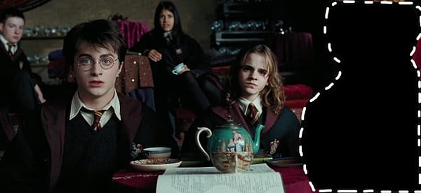 2. Какого персонажа вырезали тут?