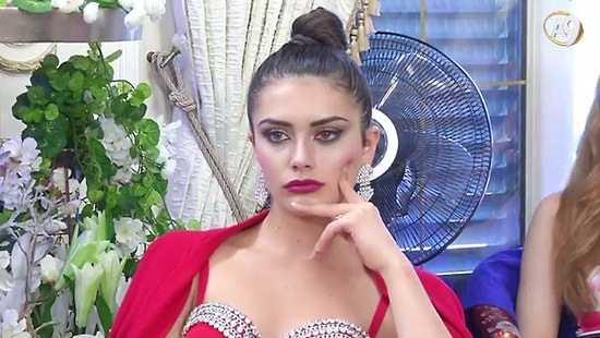 Adnan Oktar'a Göre Akıllı Kadın, Her Zaman Seksi Kadındır!