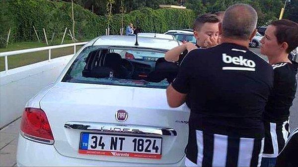 Başka bir olayda Antalya'da Beşiktaşlı bir ailenin otomobili, taşlı saldırıya uğramıştı. Aracın içindeki küçük çocuk ise korkudan gözyaşlarına boğulmuştu.