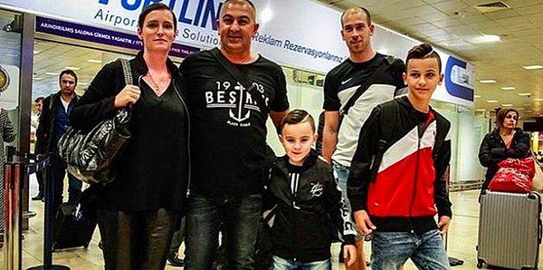 Bunun üzerine Beşiktaş kulübü, mağdur edilen bu aileyi ve minik taraftarı Kasımpaşa maçına davet etti. Benzeş ailesi, Beşiktaş-Kasımpaşa maçını kulübün özel davetlisi olarak statta izledi.