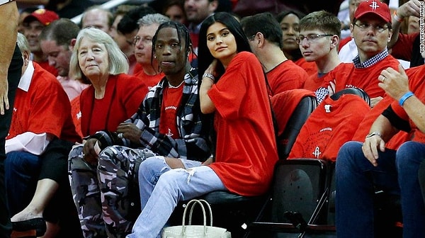 Кайли беременна от своего парня – рэпера Travis Scott – с которым встречается с апреля.