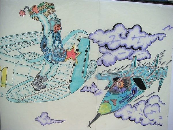 11. Атакуя самолет противника