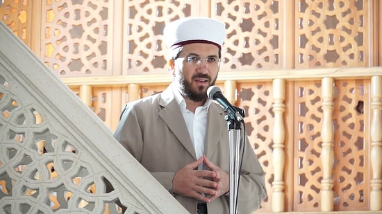 İlahiyatçı İhsan Şenocak: 'Kaşlarını Alıp, Pantolon Giyerek Üniversiteye Giden Kadınlar Cehennemlik'