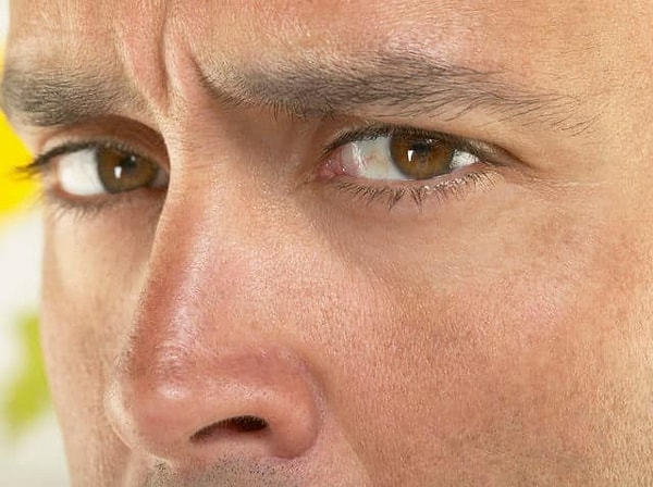 1. Итак, начнём! Этот мужчина испытывает...