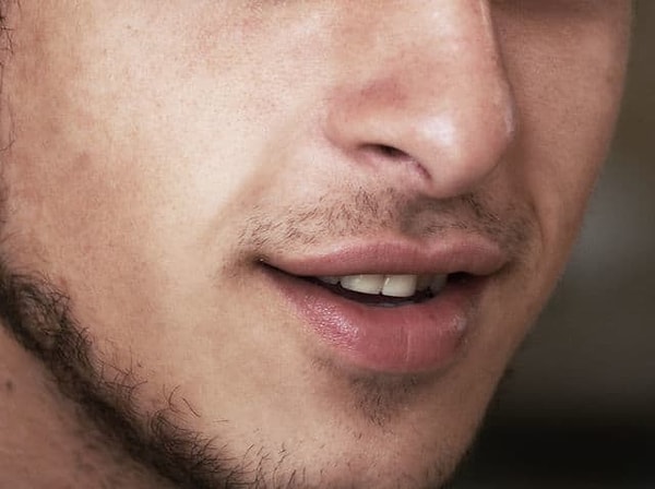 4. Какое прилагательное лучше всего описывает этого парня?