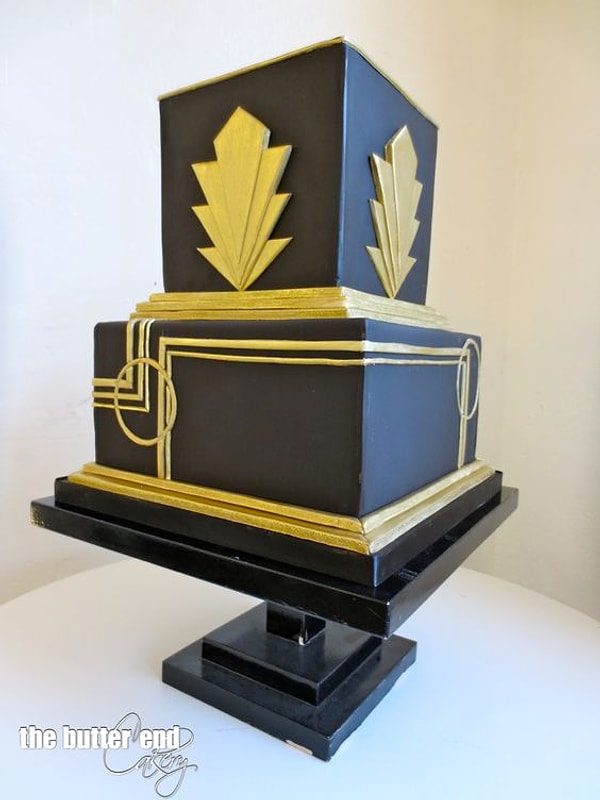 7. Если эта новая тенденция будет следовать тренду черной матовой кухни, ожидайте увидеть все больше и больше черных свадебных тортов в течение следующих двух-трех лет, поскольку интерес уже выходит за пределы Голливуда и западного побережья США.