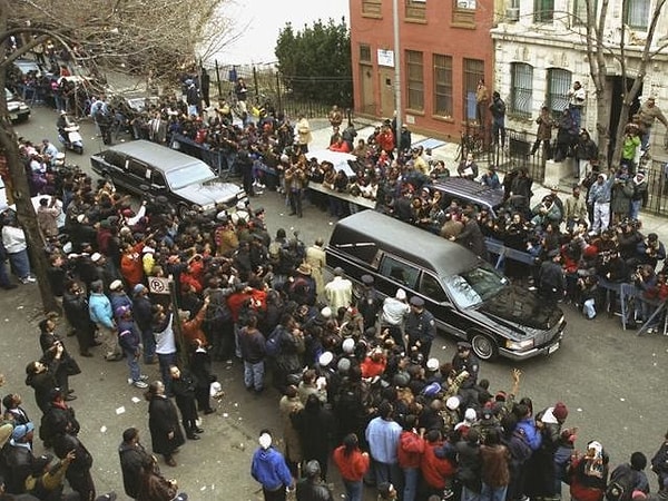 На ваши похороны придут сотни людей...