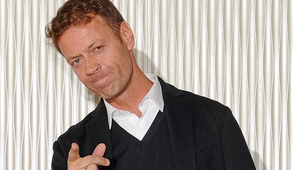 А как зовут эту легенду порноиндустрии?