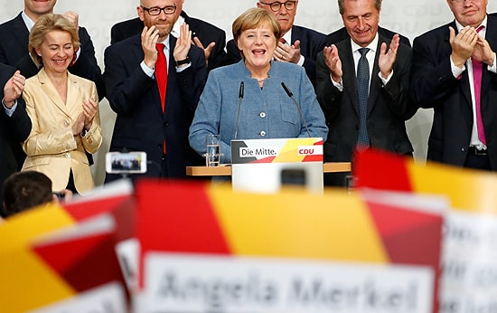 Almanya’da İlk Sonuçlar Belli Oldu: Merkel 4. Kez Kazandı, Aşırı Sağcılar İlk Kez Meclis’e Girdi