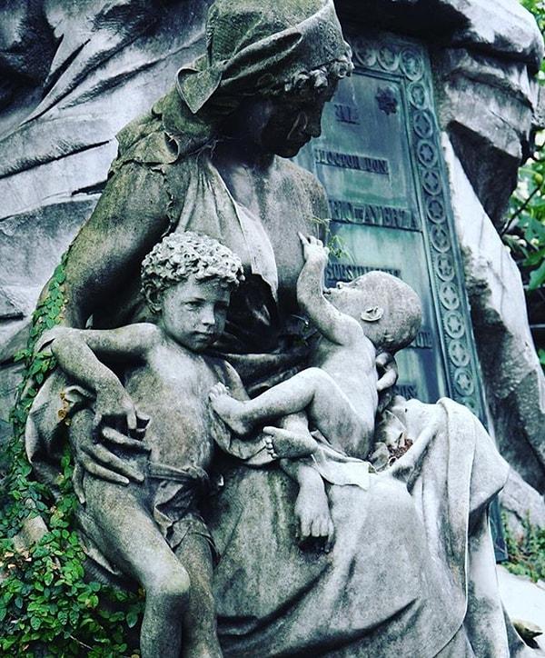 1. La Recoleta Mezarlığı heykelleri, Buenos Aires, Arjantin