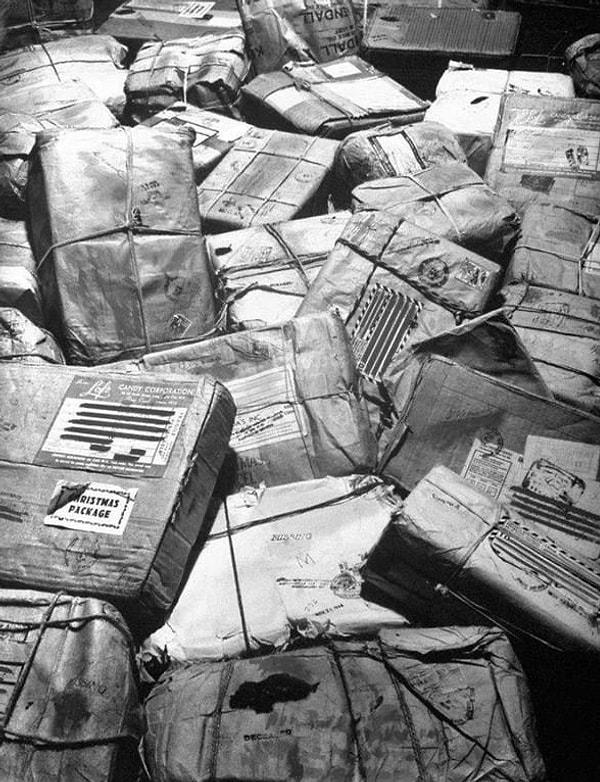 3. Alıcıları savaşta öldüğü için 'gönderene geri dönen' paketler, 1945.