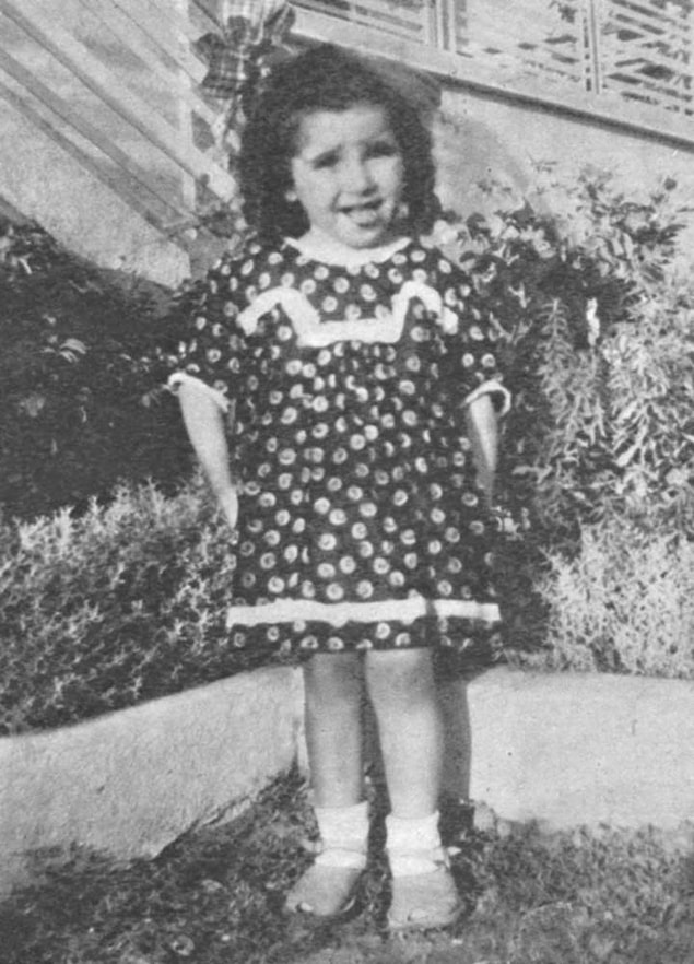 1. Veteriner hekim bir baba, öğretmen bir annenin 4 çocuğundan biri olarak 1948 yılında Muğla'da dünyaya geldi.