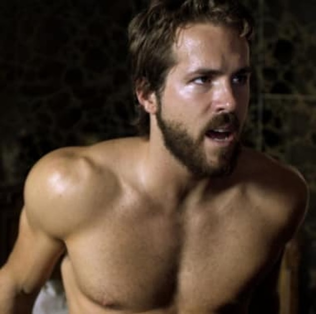 3. Dehşet Sokağı filmi 2005 yılında çekilirken, çekim ekibi gece 03:15 sebepsiz yere uyanıyordu. Tıpkı filmde Ryan Reynolds'un oynadığı karakterin geceleri gizemli bir şekilde aynı saatte uyandığı gibi...