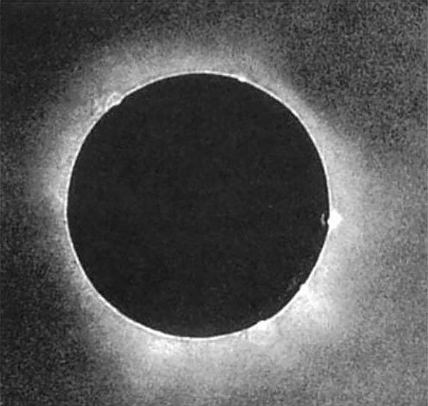 18. Bilimsel olarak yararlanılan ilk Güneş tutulması fotoğrafı, Prusya, 1851.