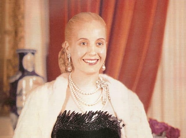 8. Первой леди какой страны была Эва Перон?