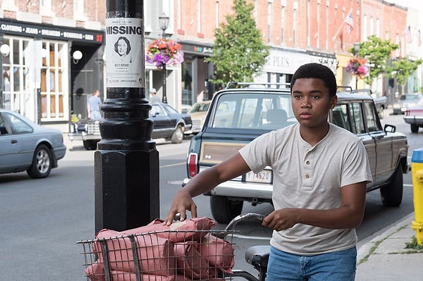 9. В книге родители Майка Хэнлона живы, в фильме - мертвы