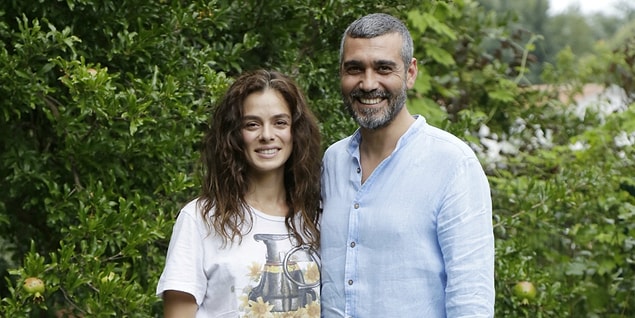 Hande Altaylı'nın senaryosunu yazdığı, yönetmenliğini Merve Girgin Aytekin'in yaptığı dizinin konusu iç parçalıyor.