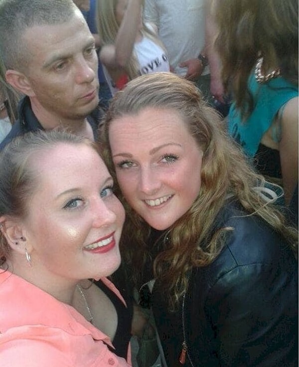 17. Очень плохая идея пытаться стащить что-то из кармана, когда твоя жертва делает селфи