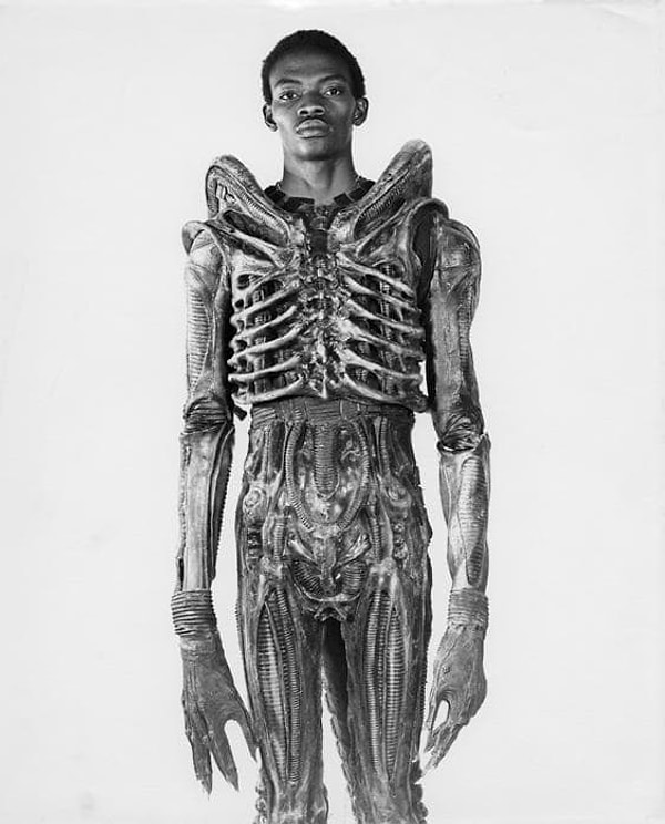 2. Чужой (Боладжи Бадеджо) из фильма "Чужой"