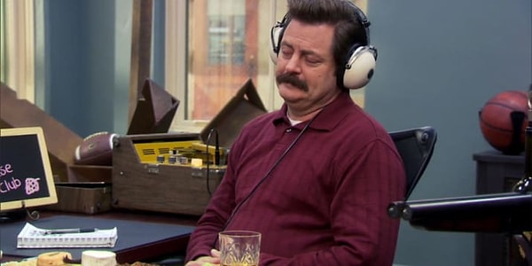 7. Когда слушаете live-трансляцию любимой музыкальной группы! Ведь и на концерт идти не надо!