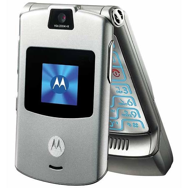 5. Motorola RAZR V3 (2004 год)