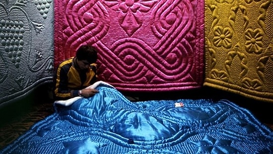 Bilim İnsanlarına Göre Anksiyete ve Uyku Sorunları İçin Bir Çözüm: Anneanne Yorganıyla Yatmak!