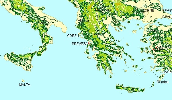 Hayreddin Paşa, donanmanın körfezden çıkarak açık denizde savaşması gerektiğini savunuyordu. Zira haçlı donanması körfezde karşılanırsa, manevra imkanı kısıtlı olduğundan, ateş hattından çıkmak zorlaşacaktı.