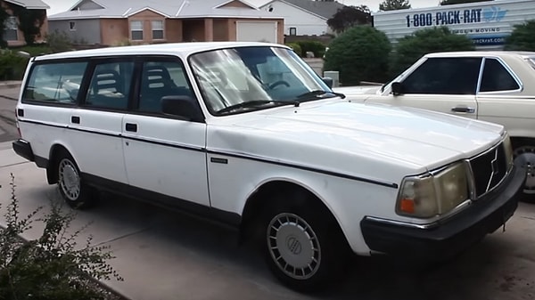 3. Ингвар Феодор Кампрад - Volvo 240 GL