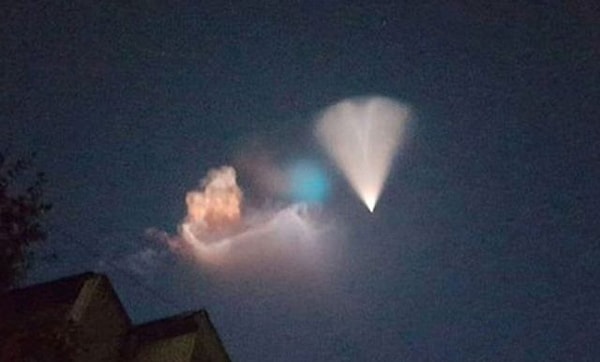 3. Кто-то из жителей страны видел светящиеся конусы, кто-то - спирали.