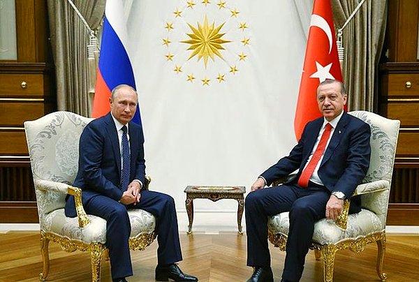 Cumhurbaşkanı Erdoğan ve Rusya Devlet Başkanı Putin ikili ve heyetler arası görüşmelerin ardından kameraların karşısına geçti ve ortak basın toplantısı düzenledi.